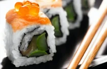 Sumergiéndote en el arte del sushi: Un viaje culinario a través de Japón desde tu sofá